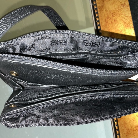 MICHAEL Michael Kors pebbled leather crossbody bag - Picture 5 of 7